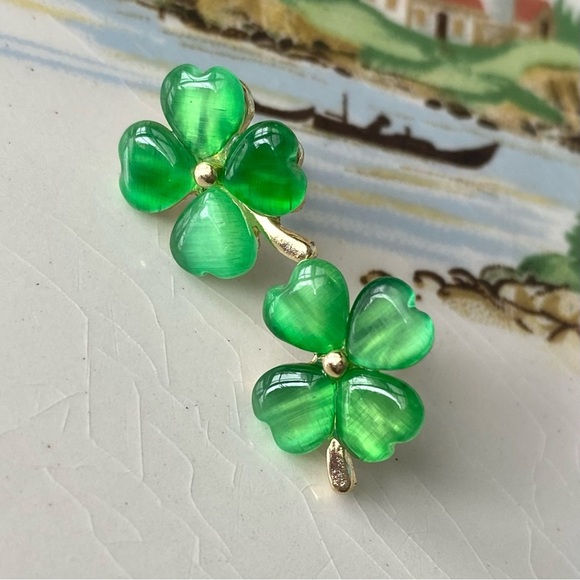 ✨Modcloth Sweet Shamrock Earrings - Picture 4 of 7